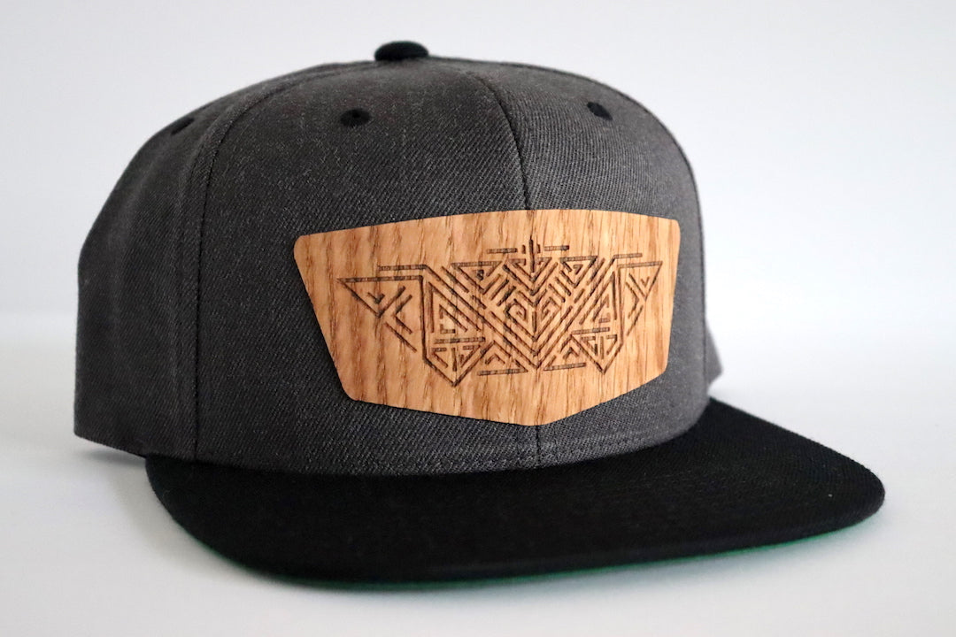 Ornament 1 hat - Red oak wood