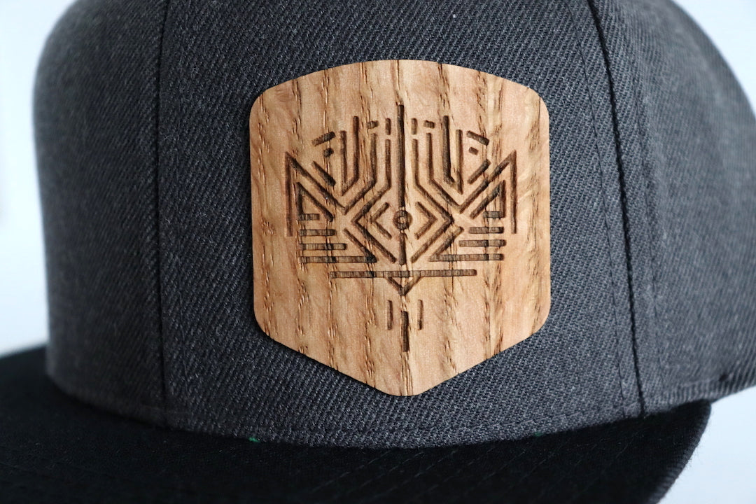 Ornament 3 hat - Red oak wood